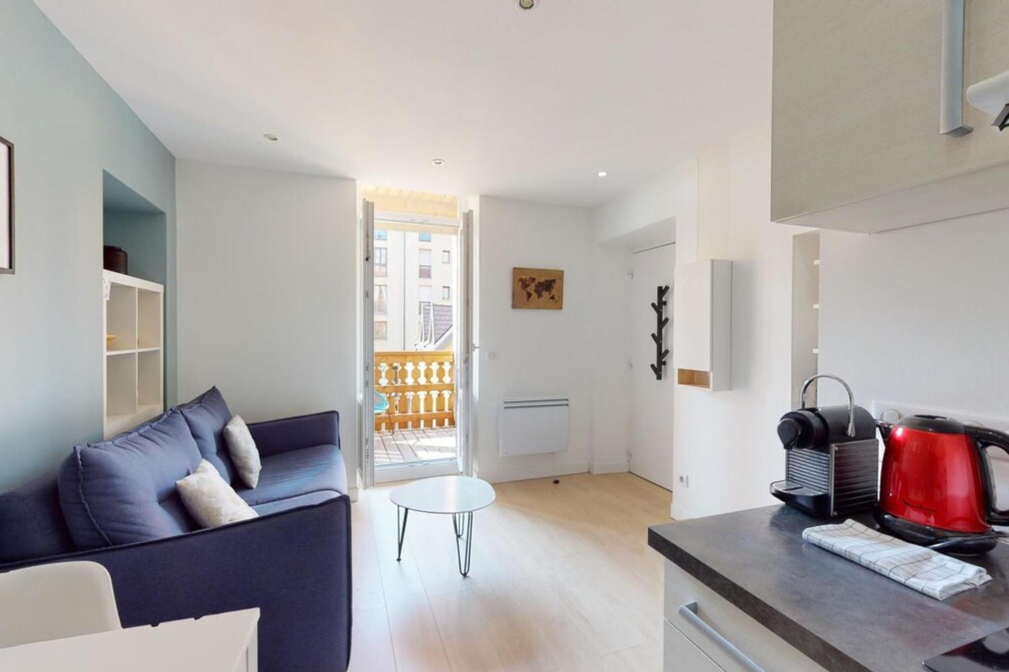 Le Royale W Balcony Apartment Анси Екстериор снимка